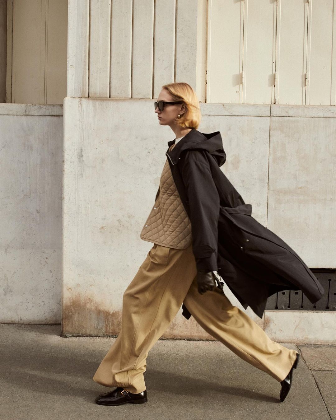 Το μαύρο μπουφάν από τα Massimo Dutti που θα κάνει πιο στιλάτο το ...
